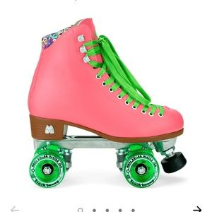 Beach Bunny Roller Skates - Watermelon - Moxie Size 7 (women’s size 7.5-8)